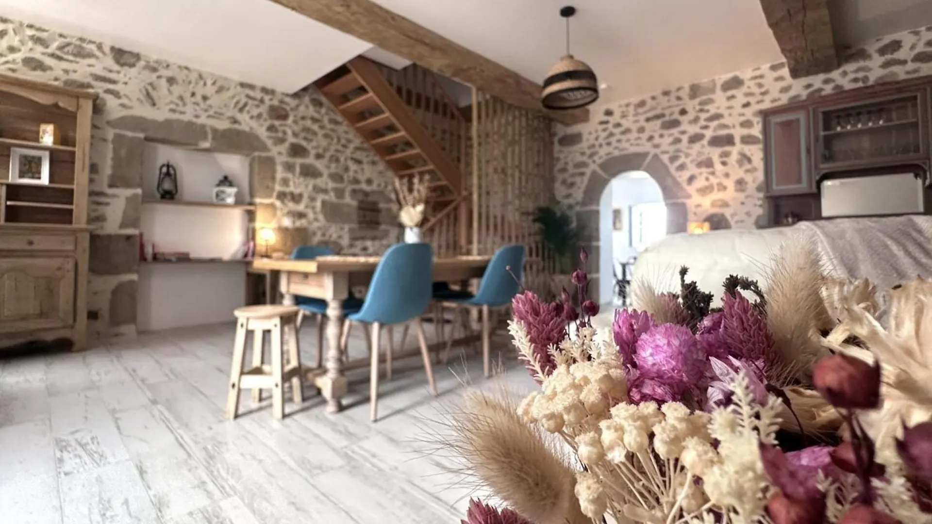 Gite Rustique Renove Avec Jeux Pour Enfants, Climatisation Et Jardin Privatif A Rocles - Fr-1-489-546 Франция