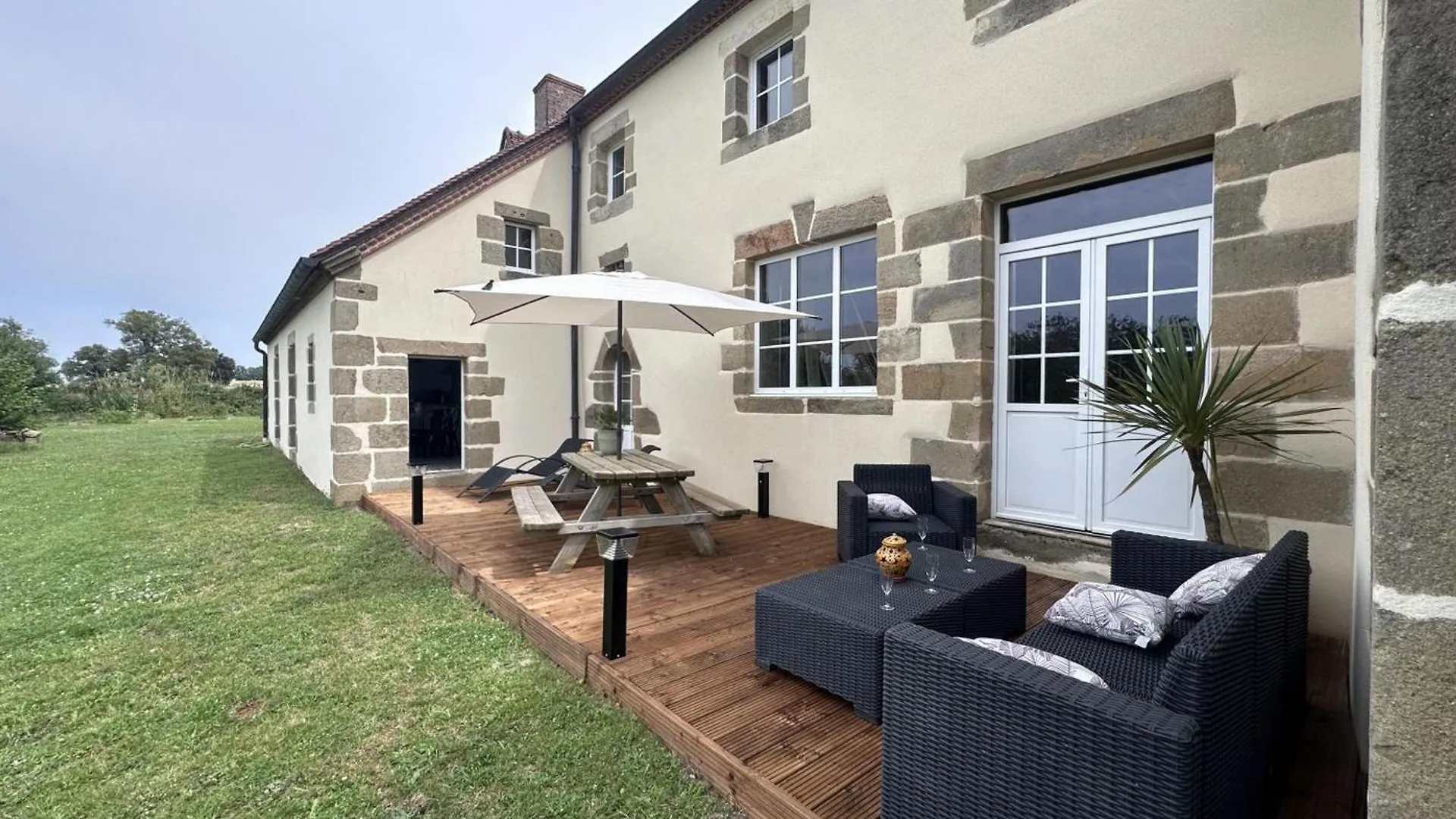 Gite Rustique Renove Avec Jeux Pour Enfants, Climatisation Et Jardin Privatif A Rocles - Fr-1-489-546 法国